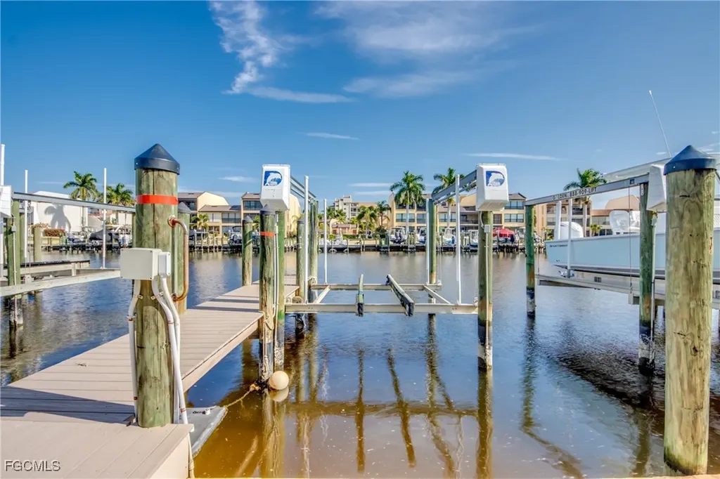 4025 SE 19th Place Cape Coral FL 33904
