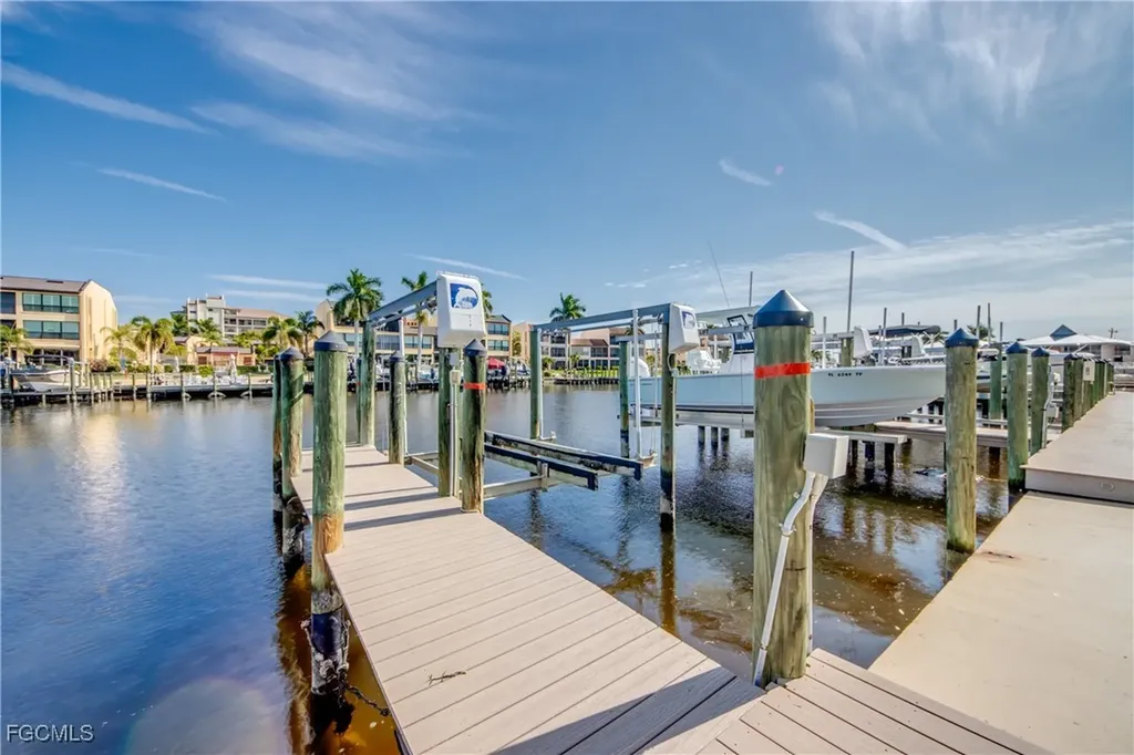 4025 SE 19th Place Cape Coral FL 33904