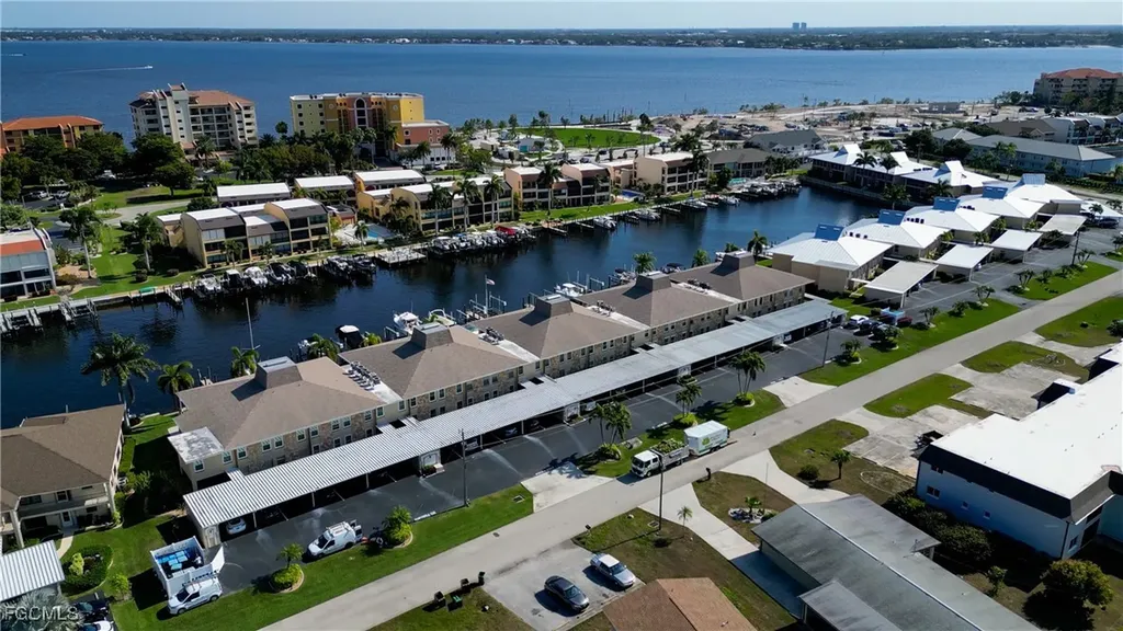 4025 SE 19th Place Cape Coral FL 33904