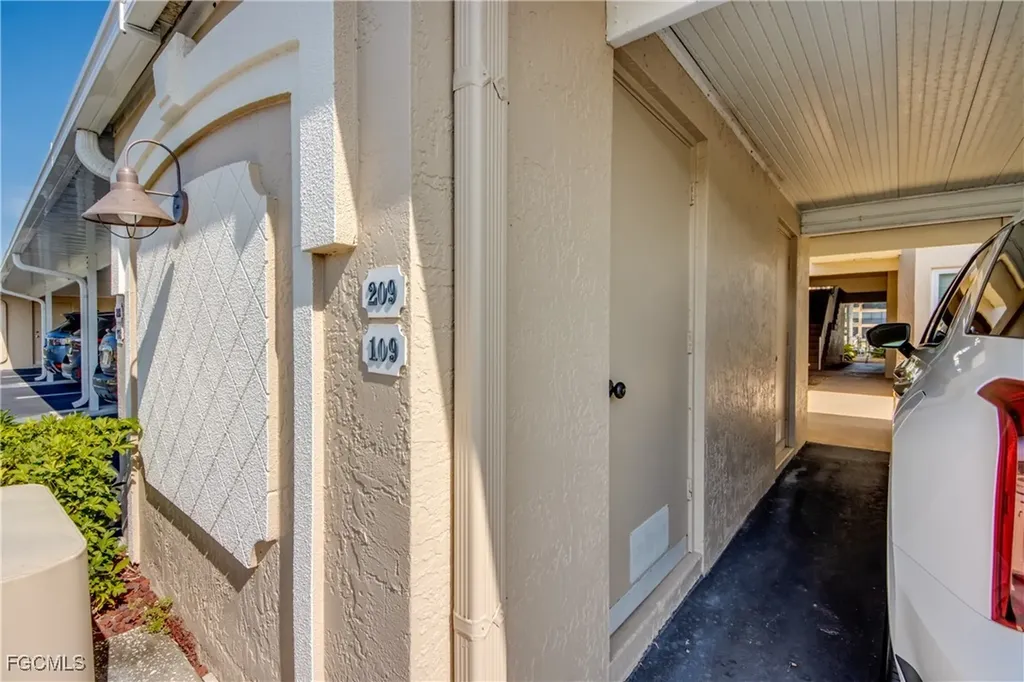 4025 SE 19th Place Cape Coral FL 33904