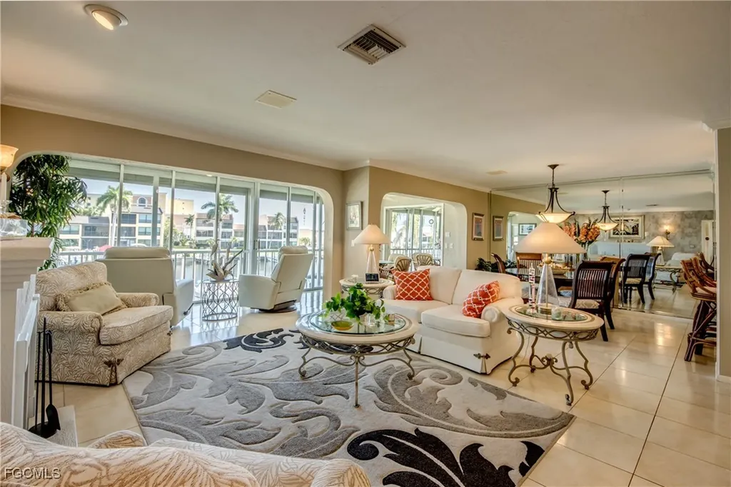 4025 SE 19th Place Cape Coral FL 33904
