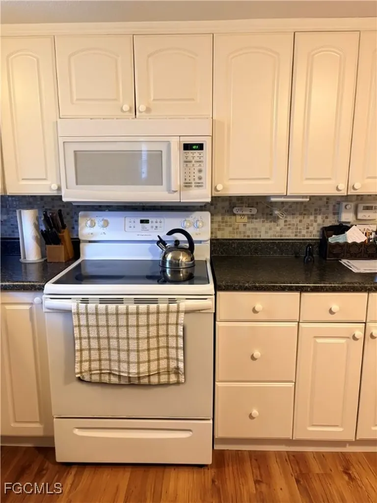 622 Vista Drive North Fort Myers FL 33917