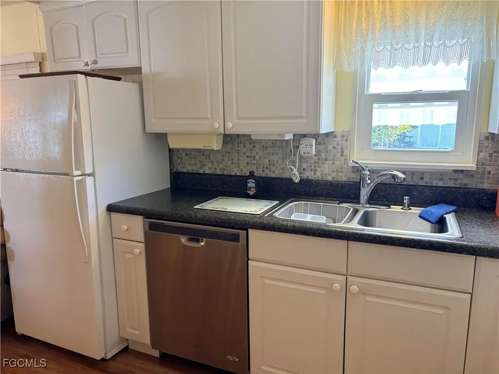 622 Vista Drive North Fort Myers FL 33917