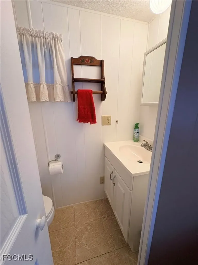 622 Vista Drive North Fort Myers FL 33917