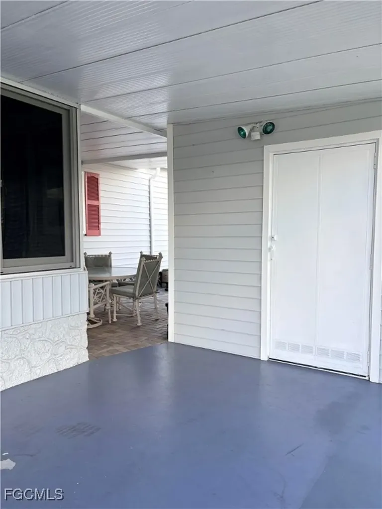 622 Vista Drive North Fort Myers FL 33917