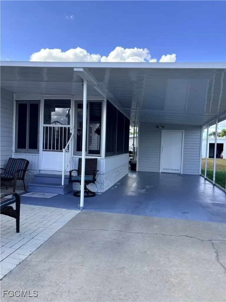 622 Vista Drive North Fort Myers FL 33917