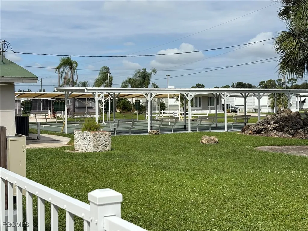 622 Vista Drive North Fort Myers FL 33917