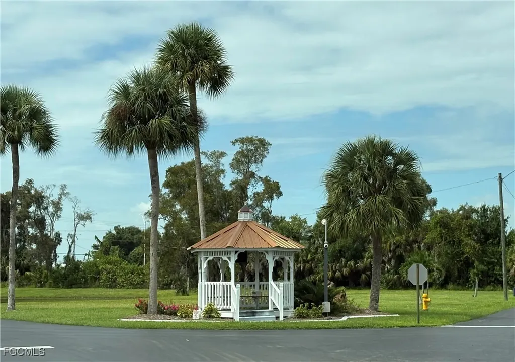 622 Vista Drive North Fort Myers FL 33917