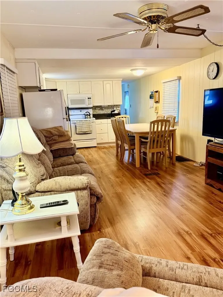 622 Vista Drive North Fort Myers FL 33917