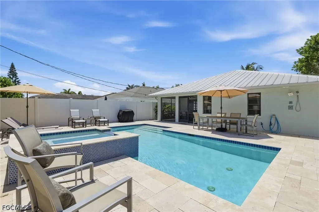 521 102nd Avenue N Naples FL 34108