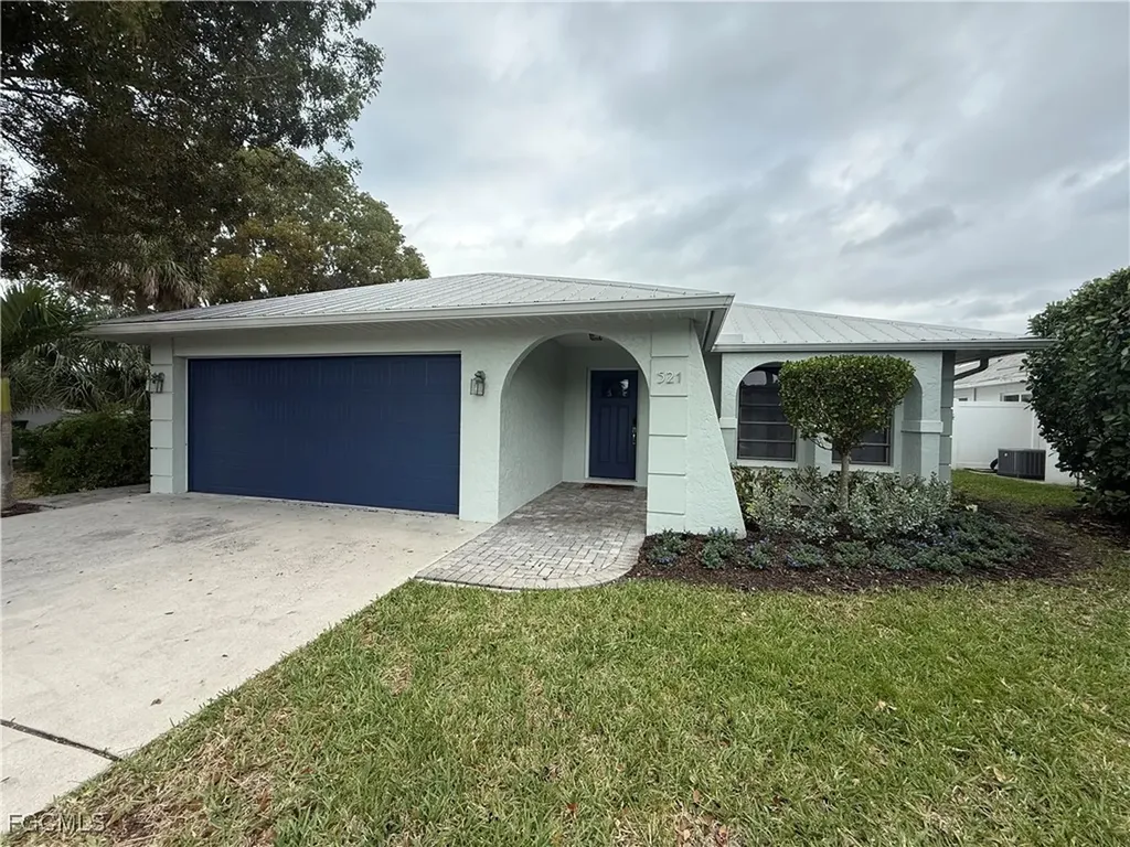 521 102nd Avenue N Naples FL 34108