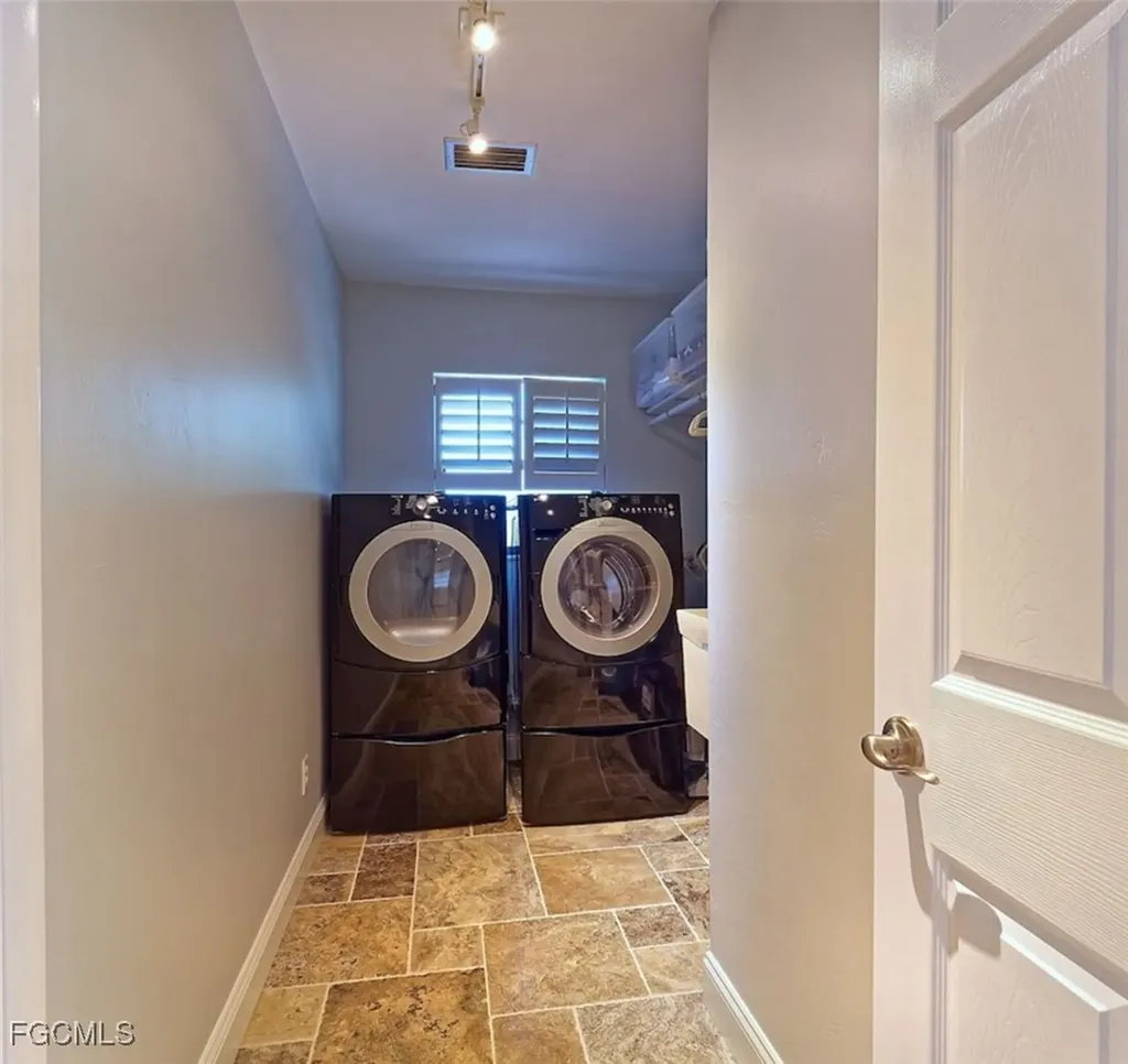 521 102nd Avenue N Naples FL 34108