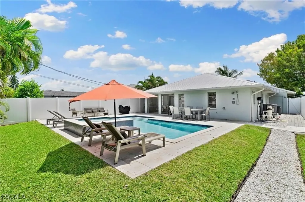 521 102nd Avenue N Naples FL 34108