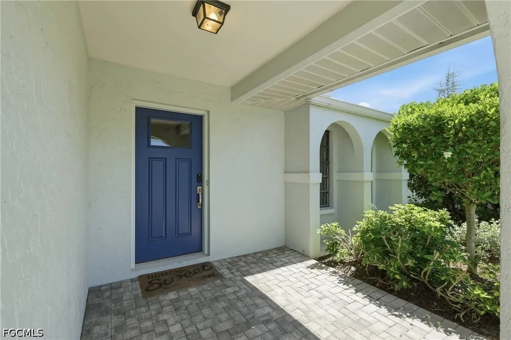 521 102nd Avenue N Naples FL 34108