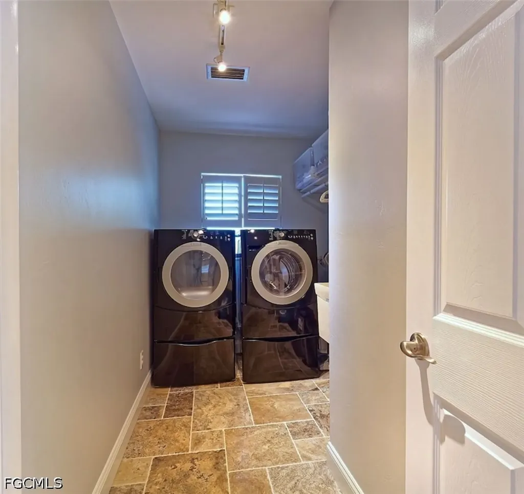 521 102nd Avenue N Naples FL 34108