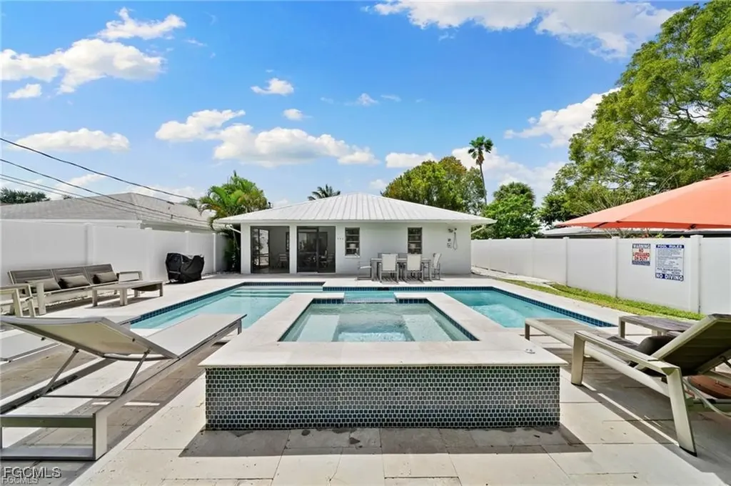 521 102nd Avenue N Naples FL 34108