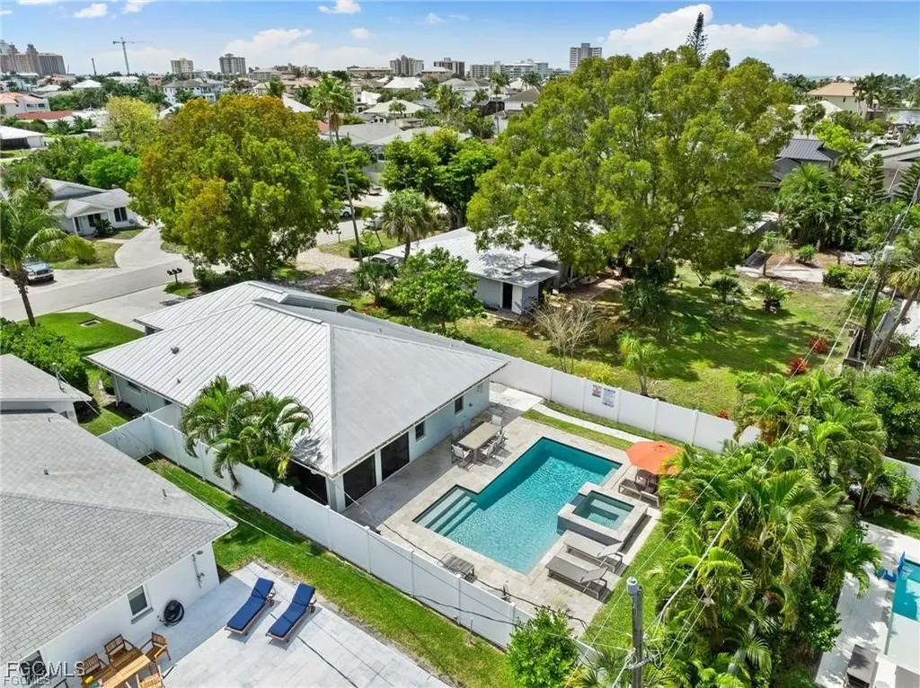 521 102nd Avenue N Naples FL 34108