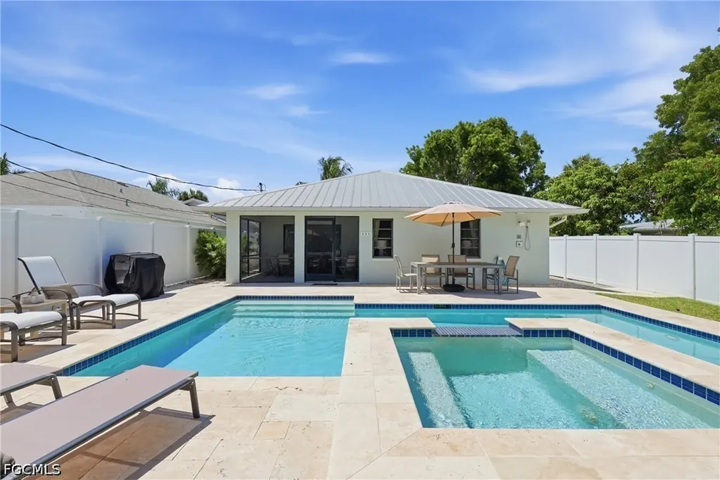 521 102nd Avenue N Naples FL 34108