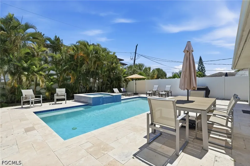 521 102nd Avenue N Naples FL 34108