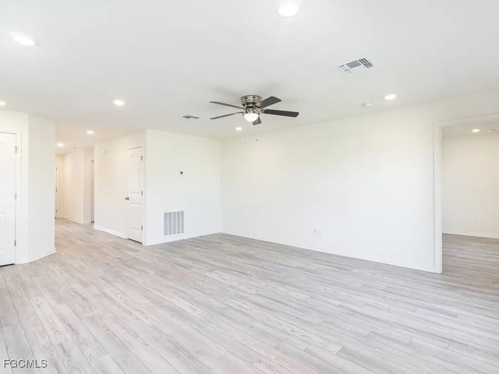 327 Kismet Parkway E Cape Coral FL 33909