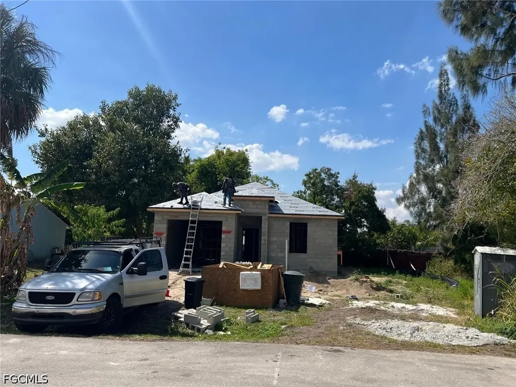 211 Charlotte Avenue Fort Myers FL 33916