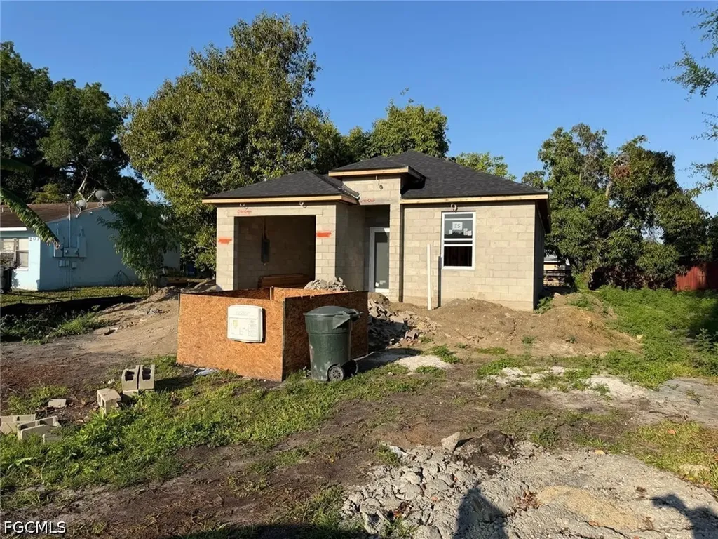 211 Charlotte Avenue Fort Myers FL 33916