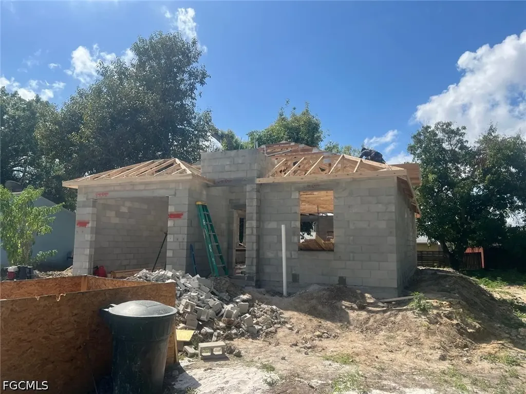 211 Charlotte Avenue Fort Myers FL 33916