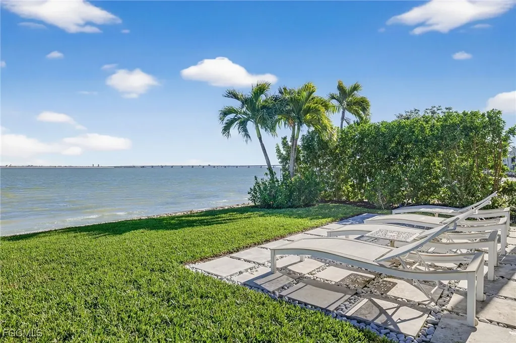 1212 Isabel Drive Sanibel FL 33957
