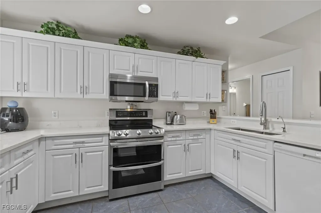 711 12th Street NE Naples FL 34120