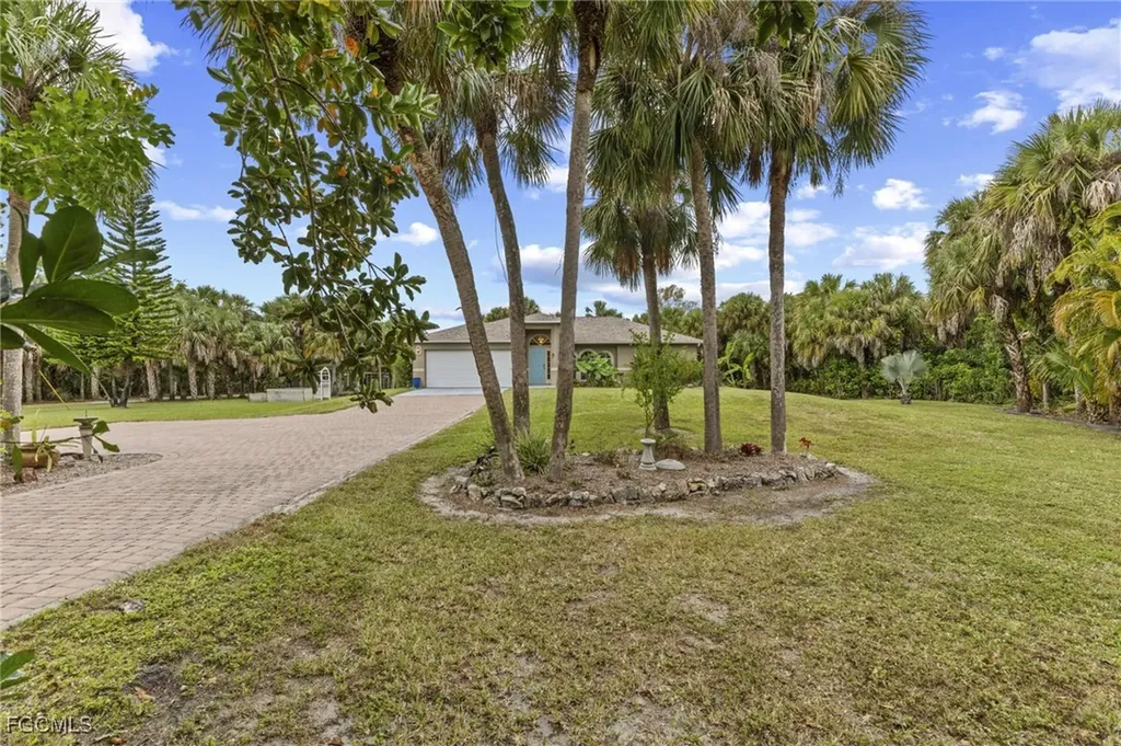 711 12th Street NE Naples FL 34120
