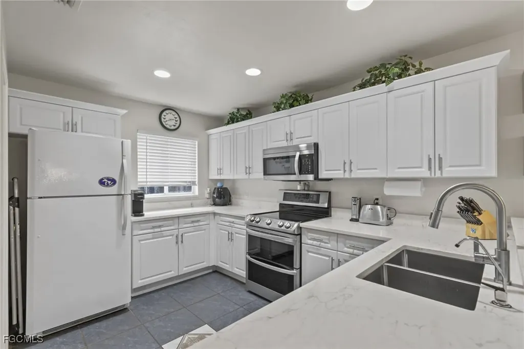 711 12th Street NE Naples FL 34120