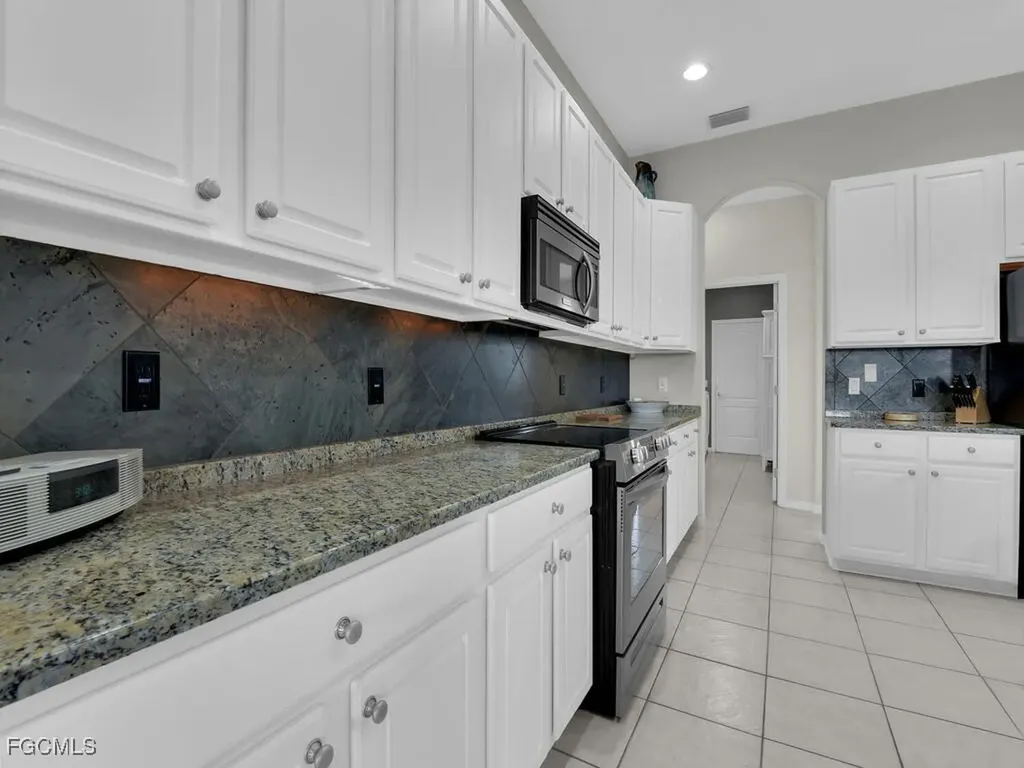 8951 Abbotsford Terrace Fort Myers FL 33912