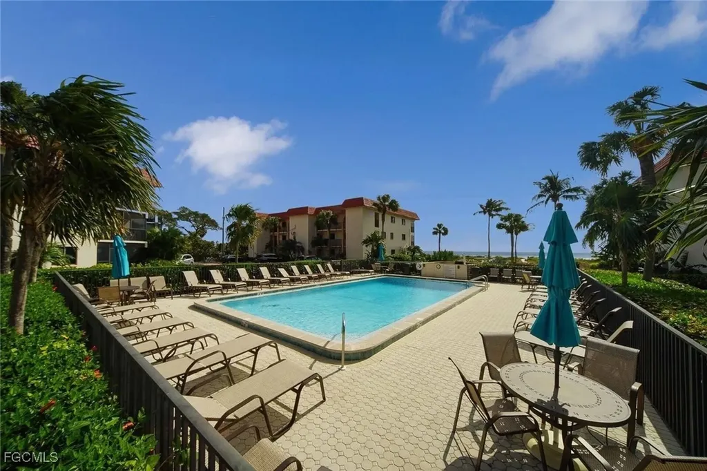 671 E Gulf Drive Sanibel FL 33957