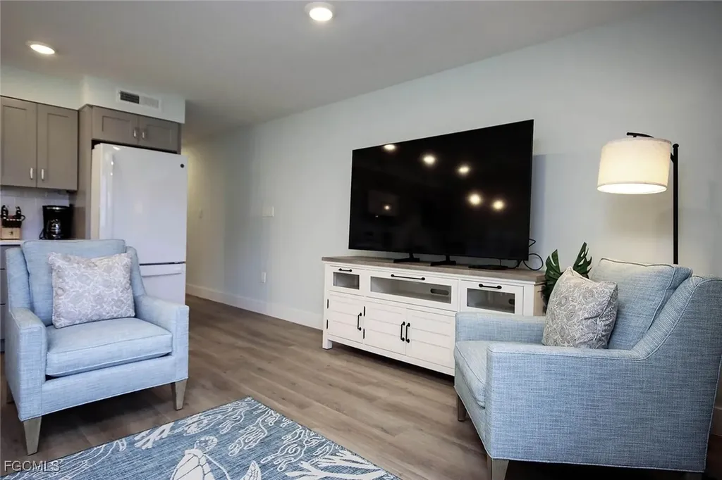 671 E Gulf Drive Sanibel FL 33957
