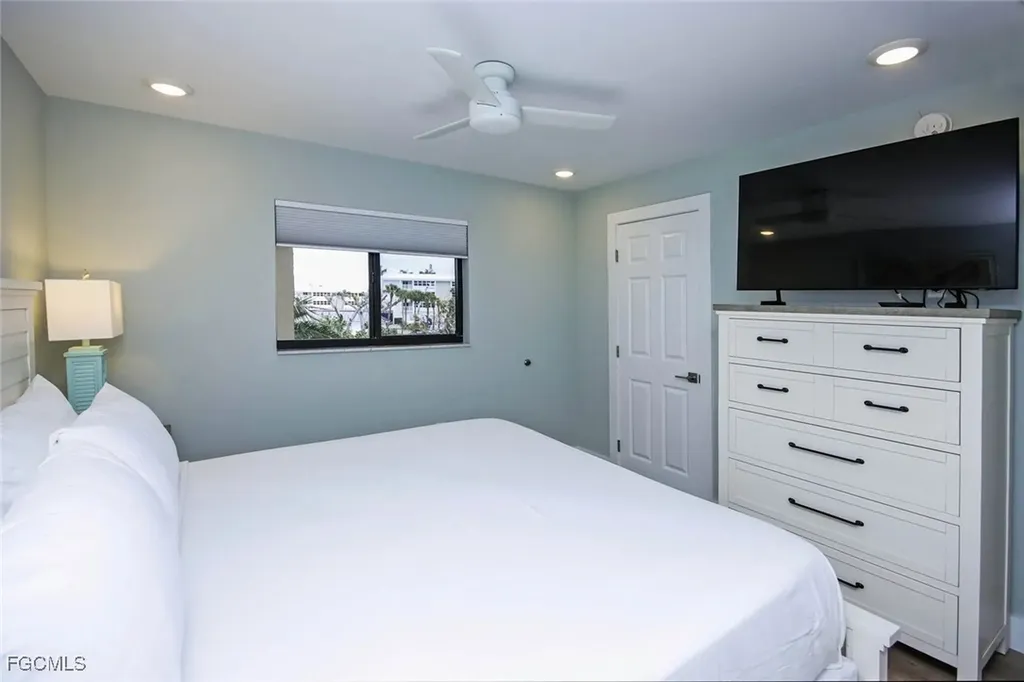 671 E Gulf Drive Sanibel FL 33957