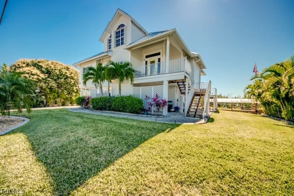 4041 Galt Island Avenue St. James City FL 33956