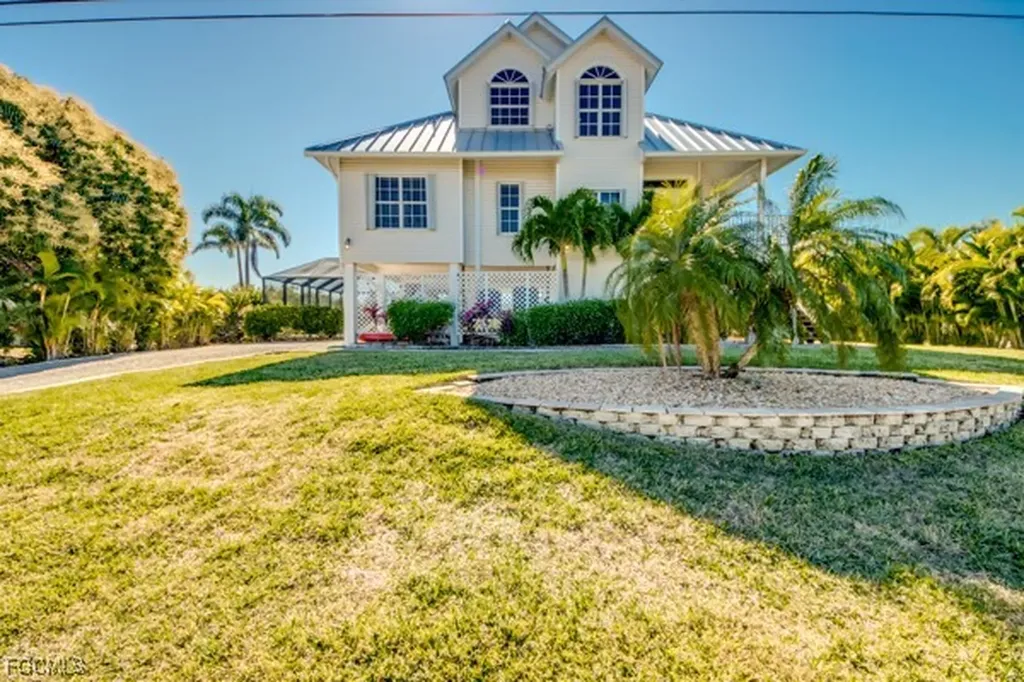 4041 Galt Island Avenue St. James City FL 33956