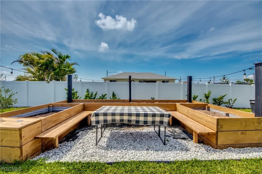 1156 SW 39th Terrace Cape Coral FL 33914