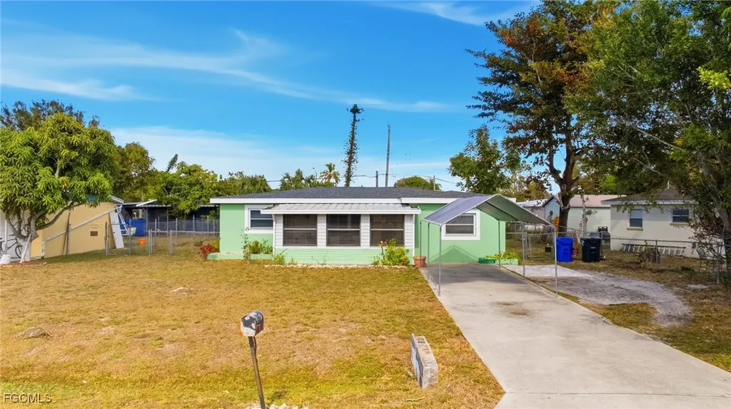 2431 Hunter Terrace Fort Myers FL 33901