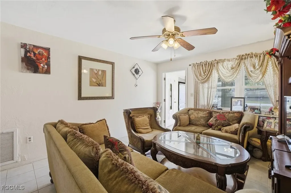 2431 Hunter Terrace Fort Myers FL 33901