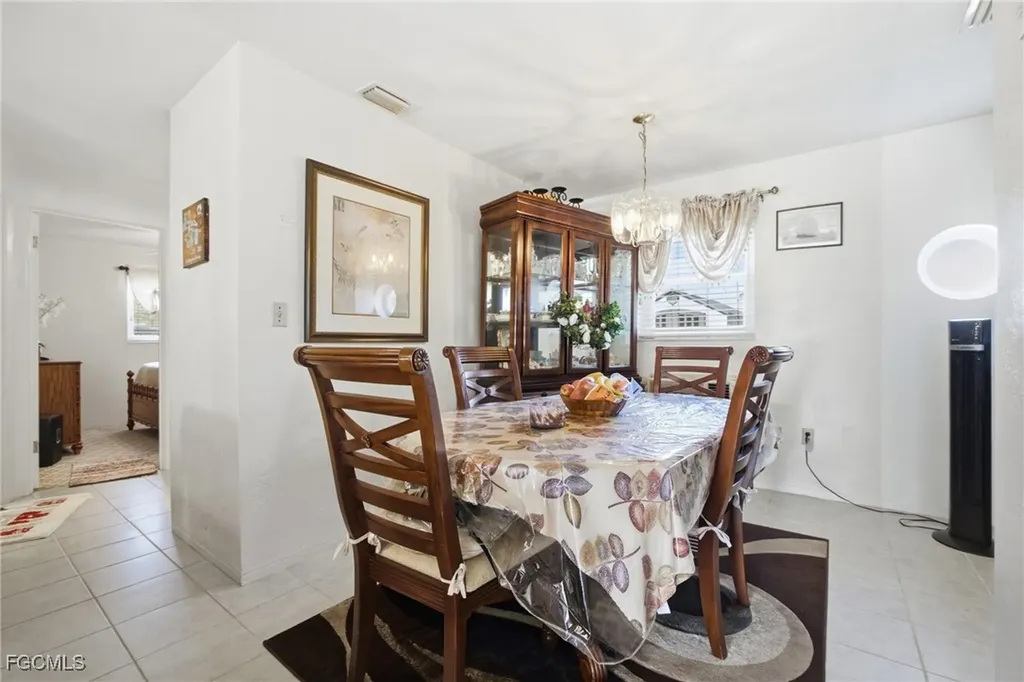 2431 Hunter Terrace Fort Myers FL 33901