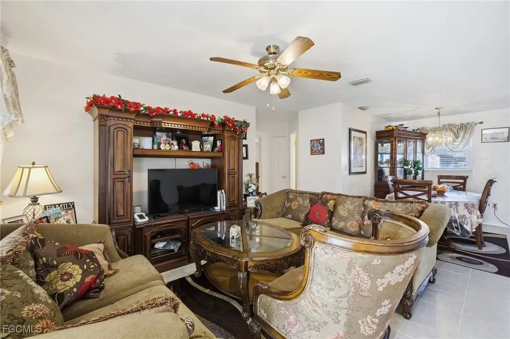 2431 Hunter Terrace Fort Myers FL 33901