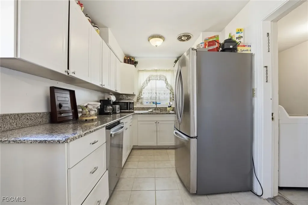 2431 Hunter Terrace Fort Myers FL 33901