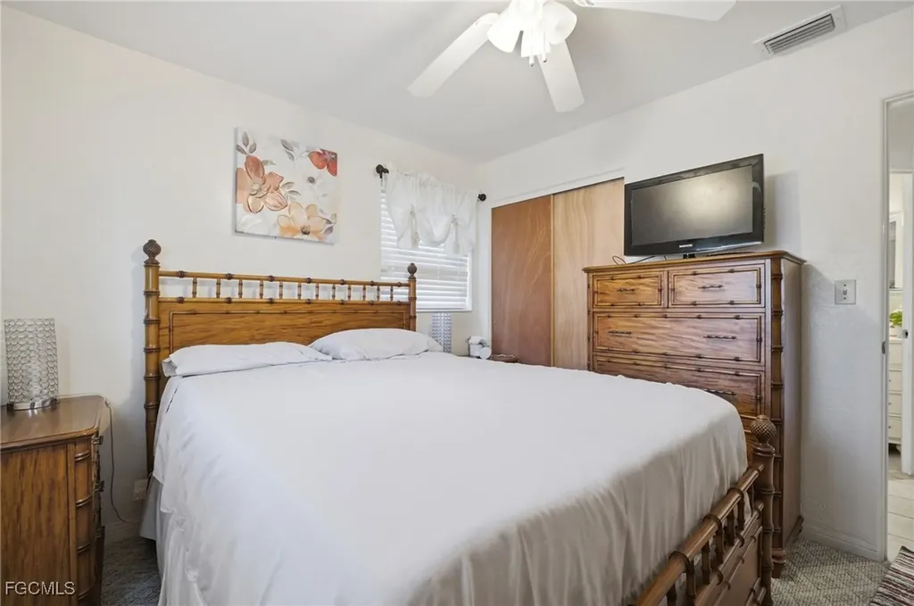 2431 Hunter Terrace Fort Myers FL 33901