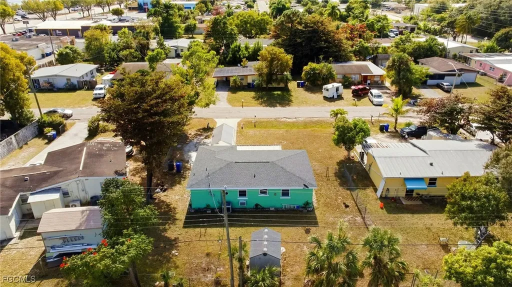 2431 Hunter Terrace Fort Myers FL 33901