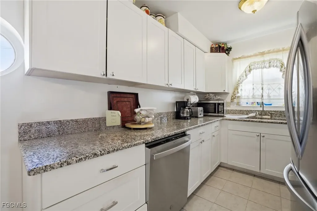 2431 Hunter Terrace Fort Myers FL 33901