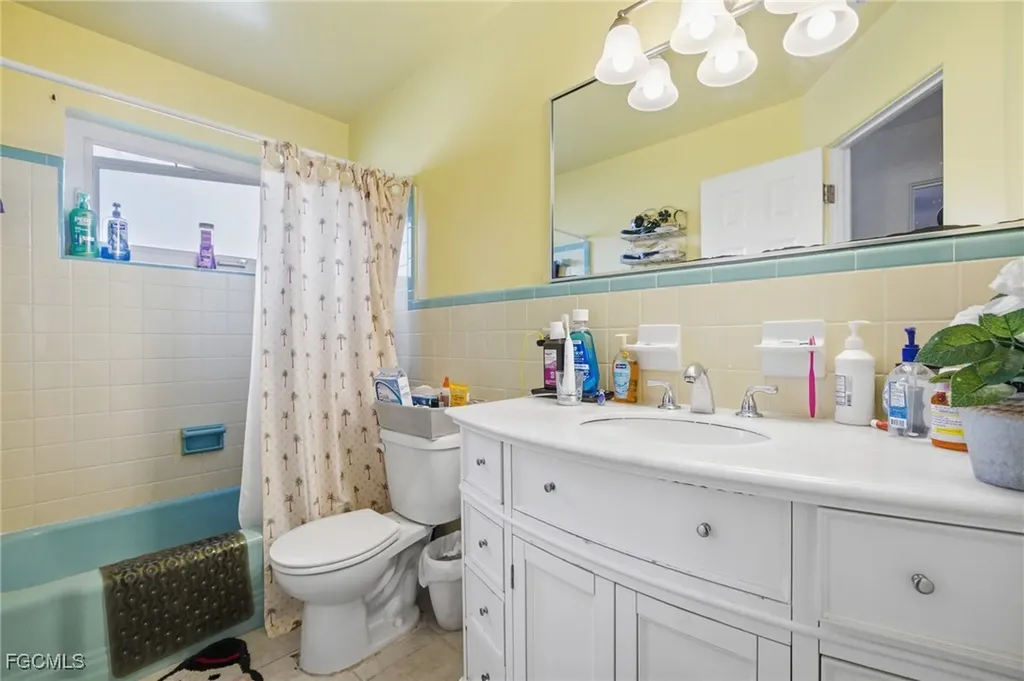 2431 Hunter Terrace Fort Myers FL 33901