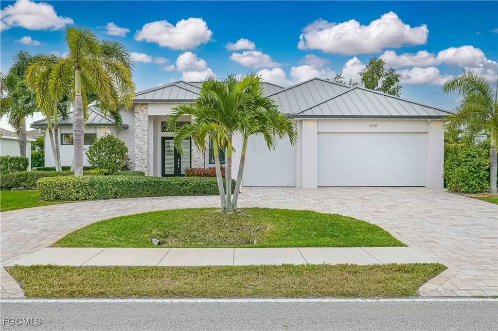 1608 Beach Parkway W Cape Coral FL 33914