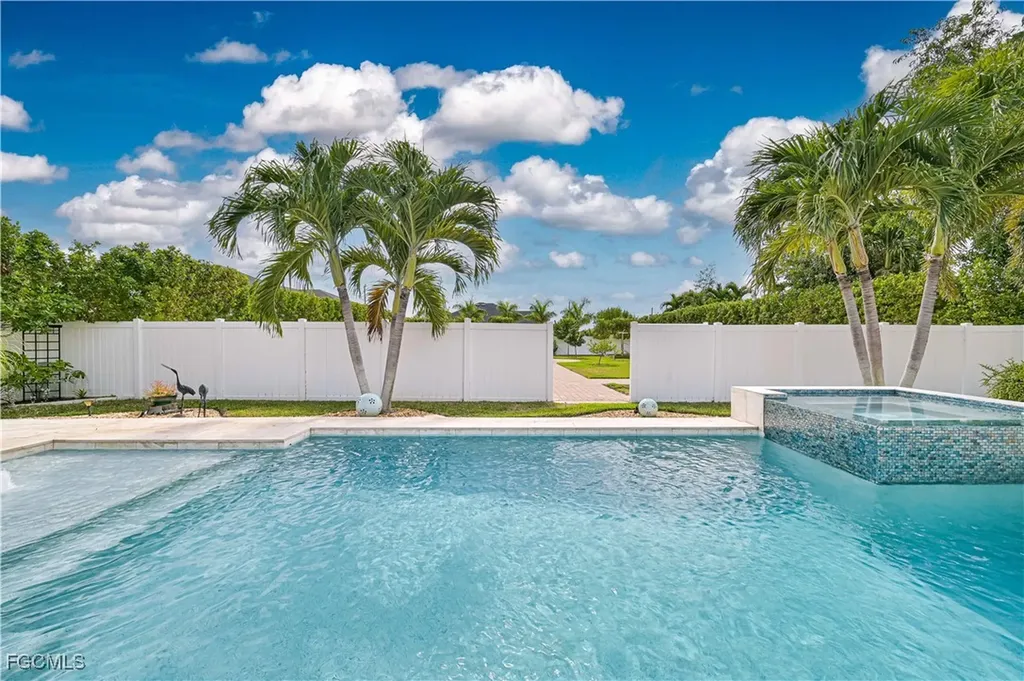 1608 Beach Parkway W Cape Coral FL 33914
