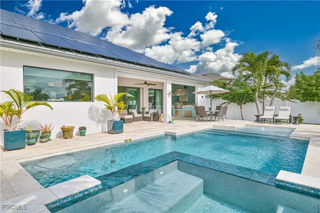 1608 Beach Parkway W Cape Coral FL 33914